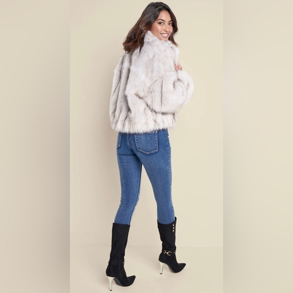 Elegant Gray Faux Fur Jacket - Picture 2 of 16